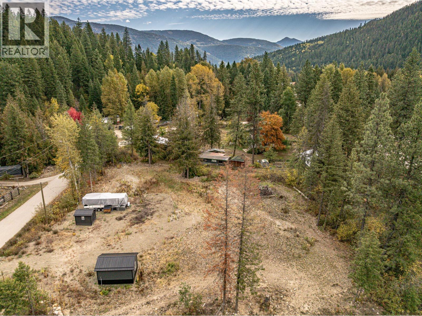 6072 Arnold Rd, Salmo, BC V0G 1Z0
