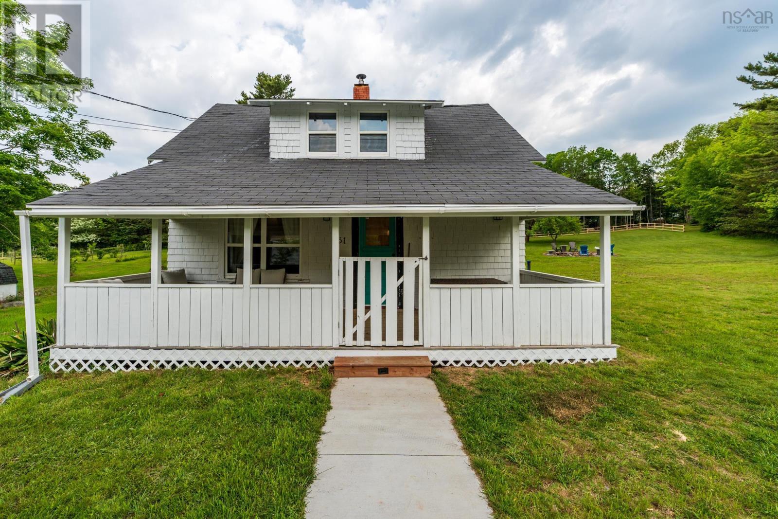 51 Shawmut Ave, Clementsport, NS B0S 1A0