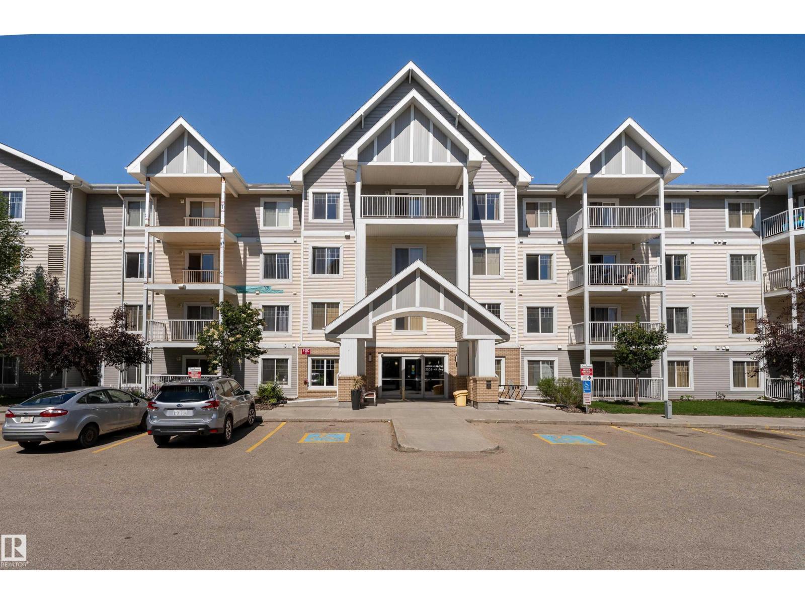 2208 44 Avenue Northwest #303, Edmonton, AB T6T 0G6