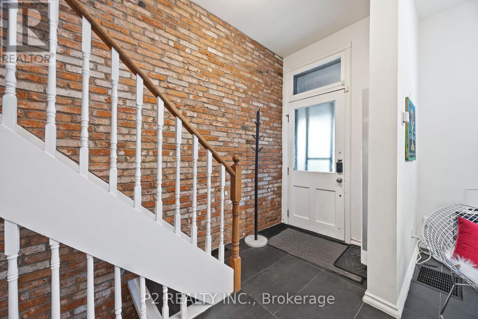 206 84 London St, Toronto, ON M6G 1N5