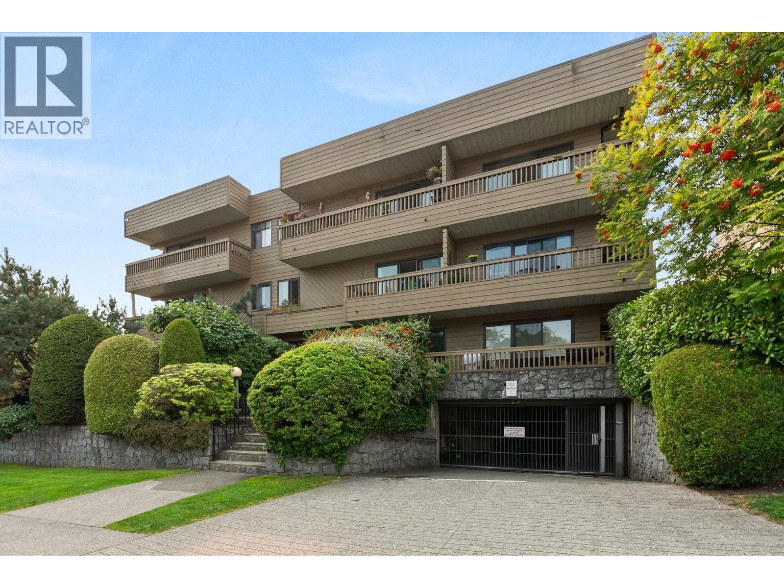 2100 W 3rd Avenue Unit 305, Vancouver, BC V6K 1L1