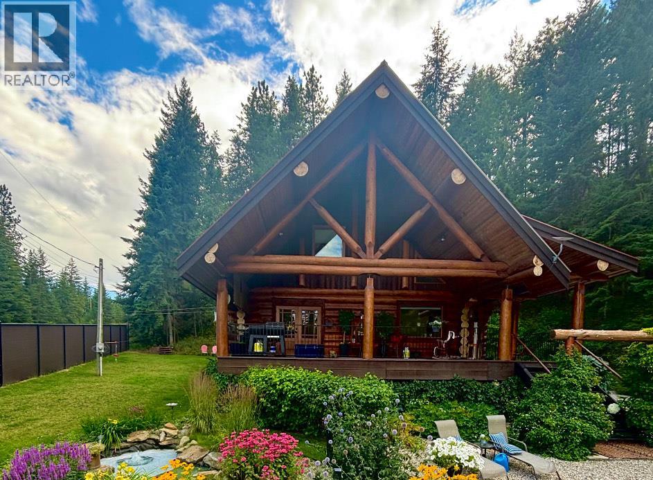 1474 Yankee Flats Rd, Salmon Arm, BC V1E 3J4