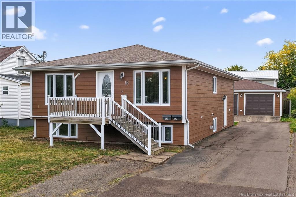 42 Murphy Ave, Moncton, NB E1A 4N6