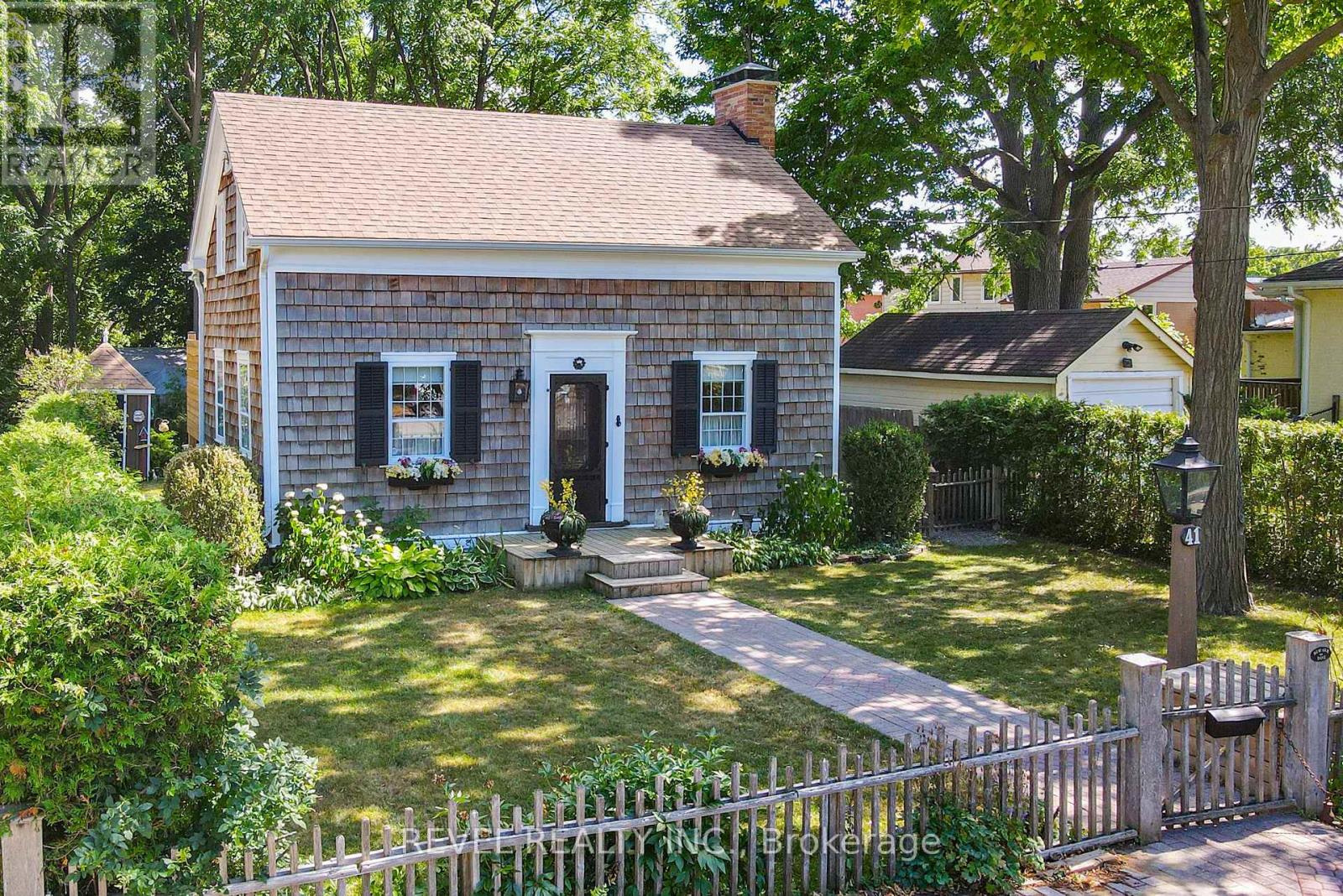 41 Russell St E, Kawartha Lakes, ON K9V 2A3