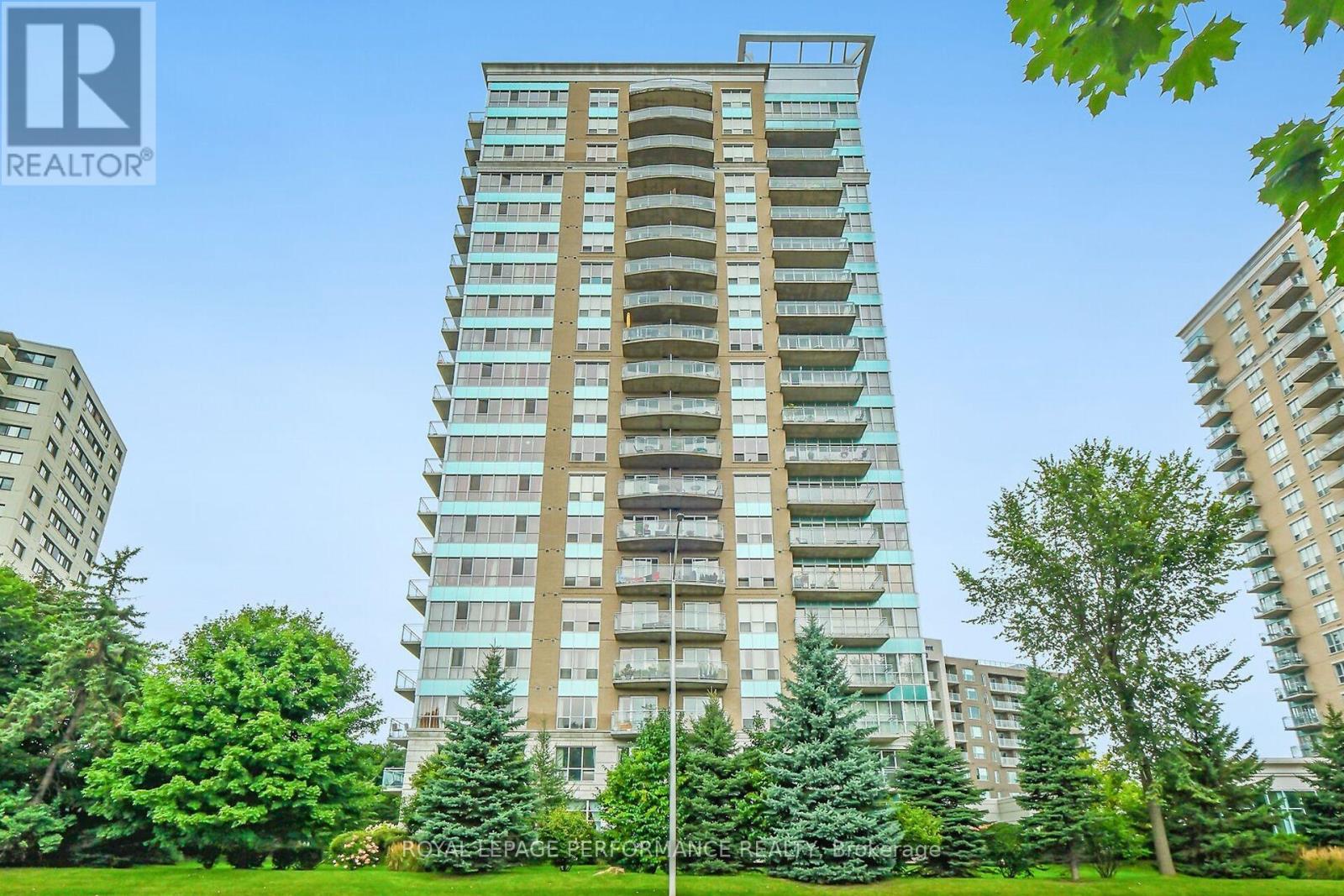 1807 70 Landry St, Ottawa, ON K1L 0A8