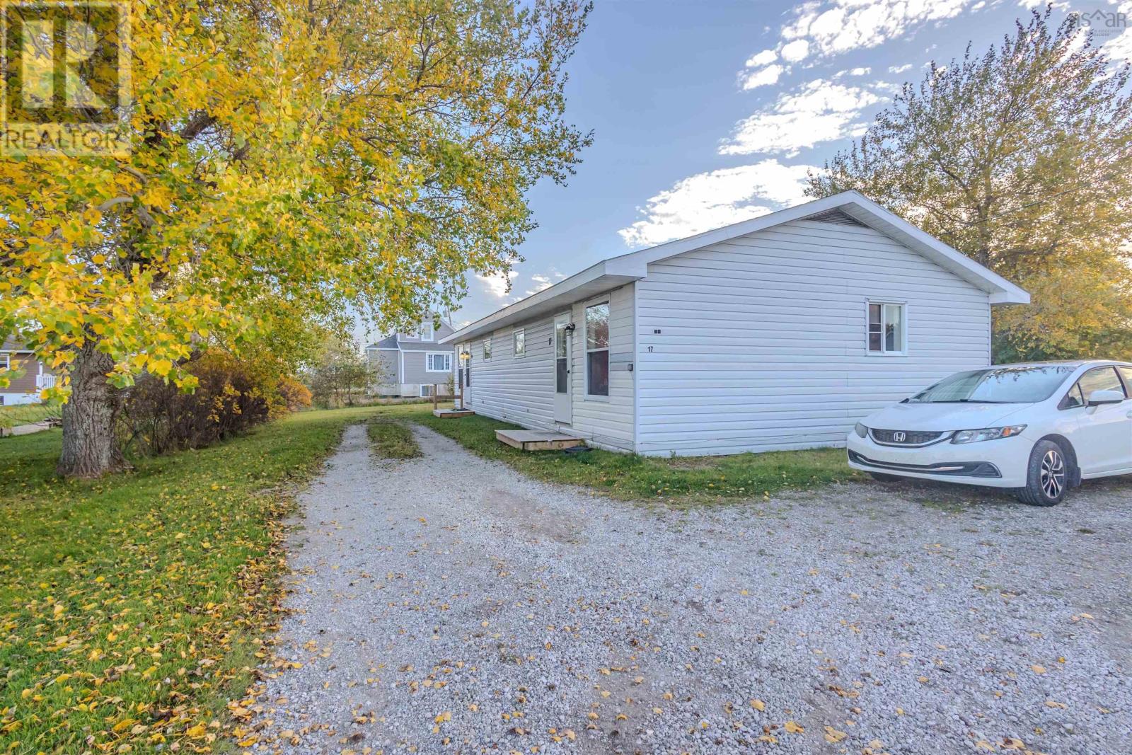 19 Holland St, Reserve Mines, NS B1E 1C2