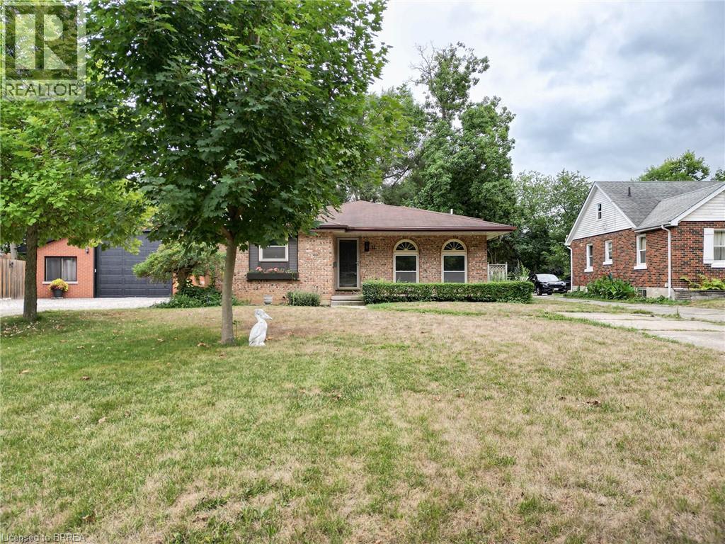 11 Glenwood Dr, Brantford, ON N3S 3E9