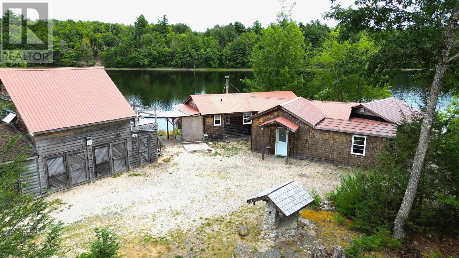 597 Peters Point Rd, South Brookfield, NS B0T 1X0