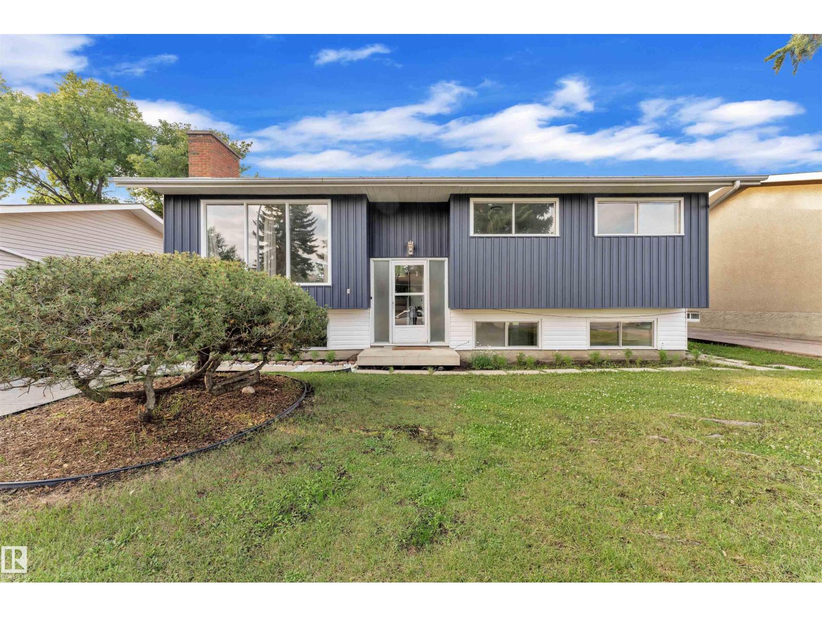 132 Richfield Rd NW, Edmonton, AB T6K 0A2