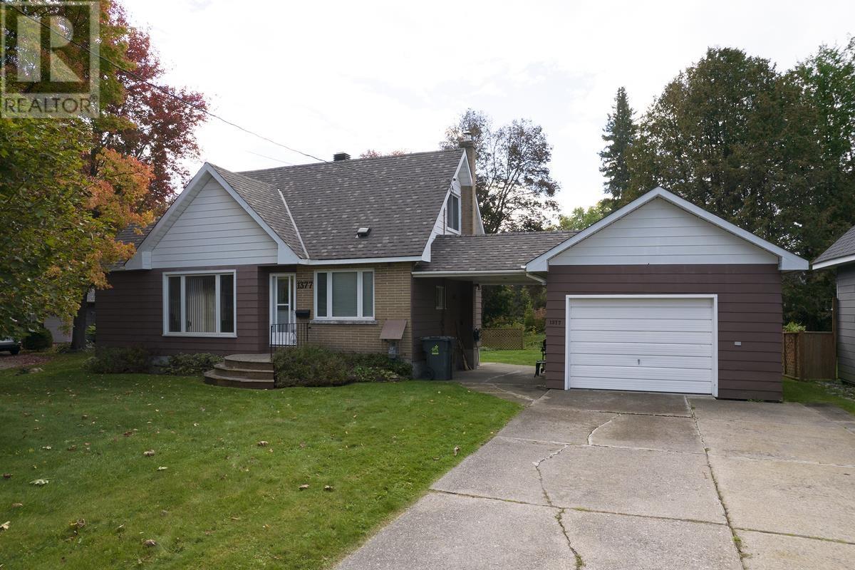 1377 Queen St E, Sault Ste. Marie, ON P6A 2G1