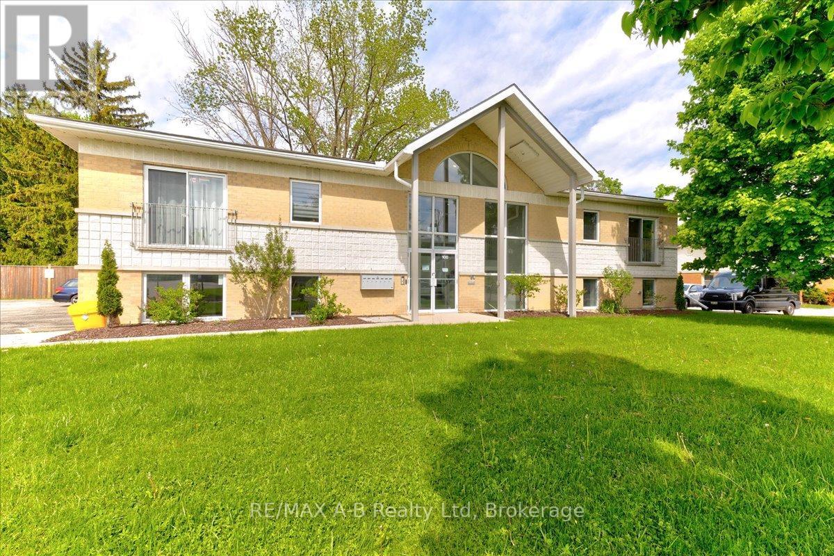 204 100 Gordon St, Stratford, ON N5A 7T8