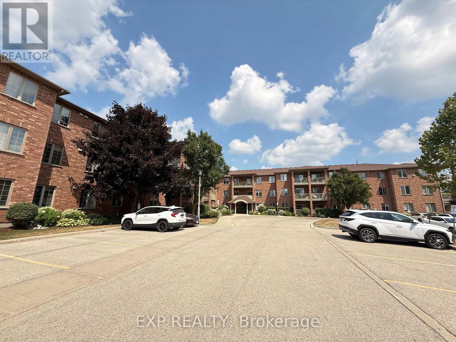 103 20 Station Sq, Centre Wellington, ON N0B 1S0
