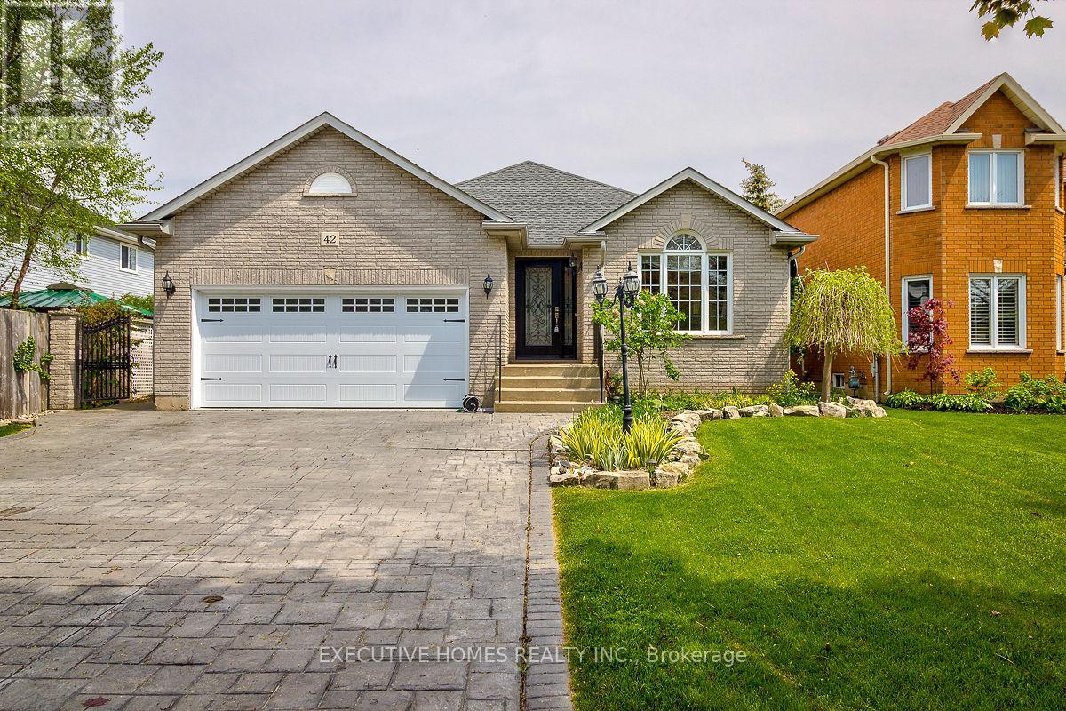 42 Richmond Cres, Hamilton, ON L8E 5T9