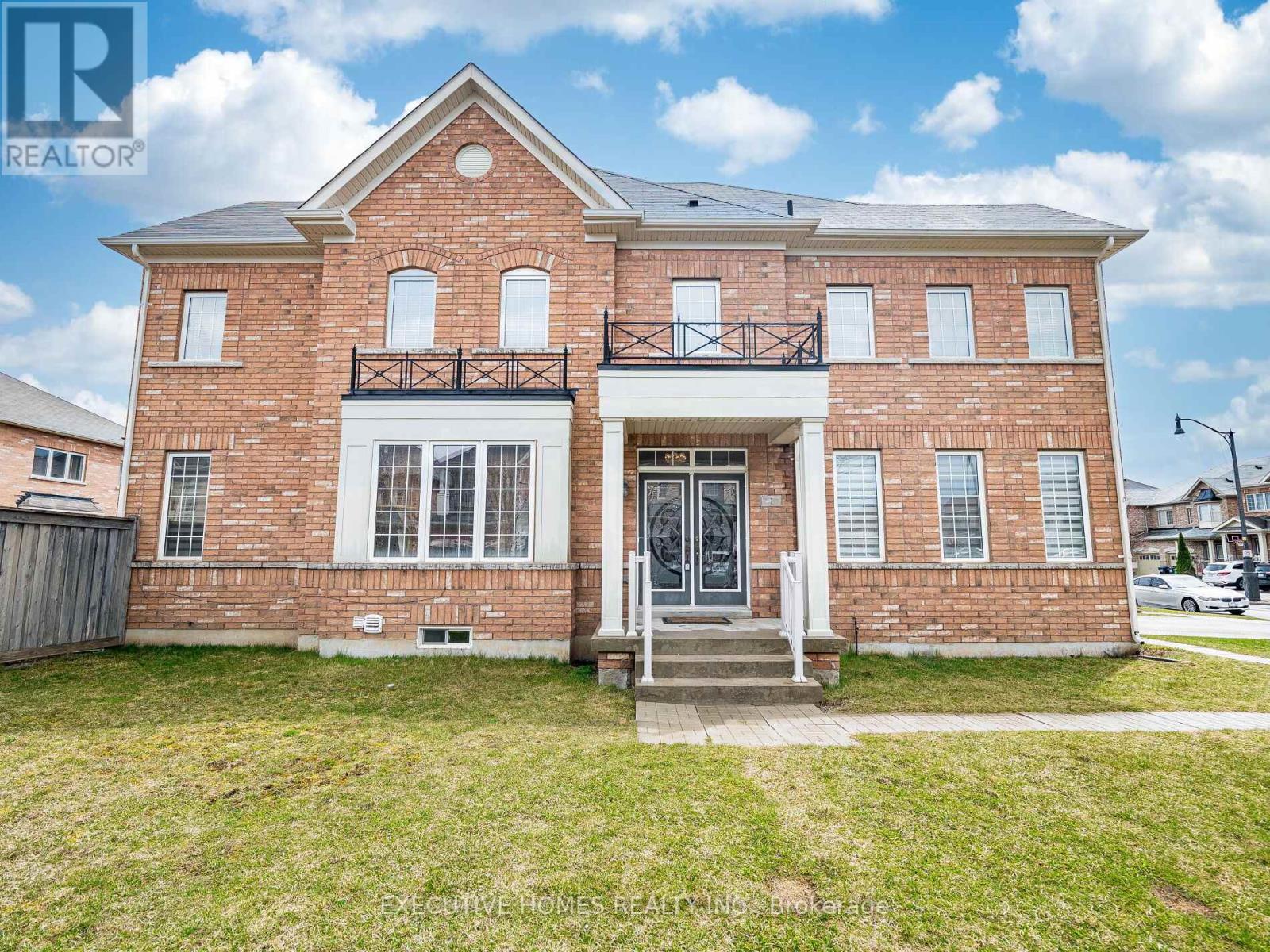 1 Orangeblossom Trl, Brampton, ON L6X 0E4