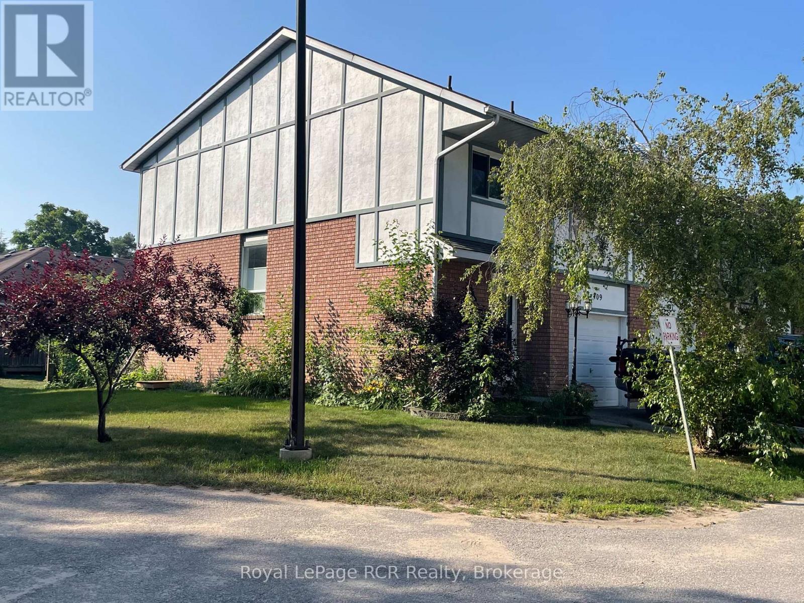 409 Thomas St, Clearview, ON L0M 1S0