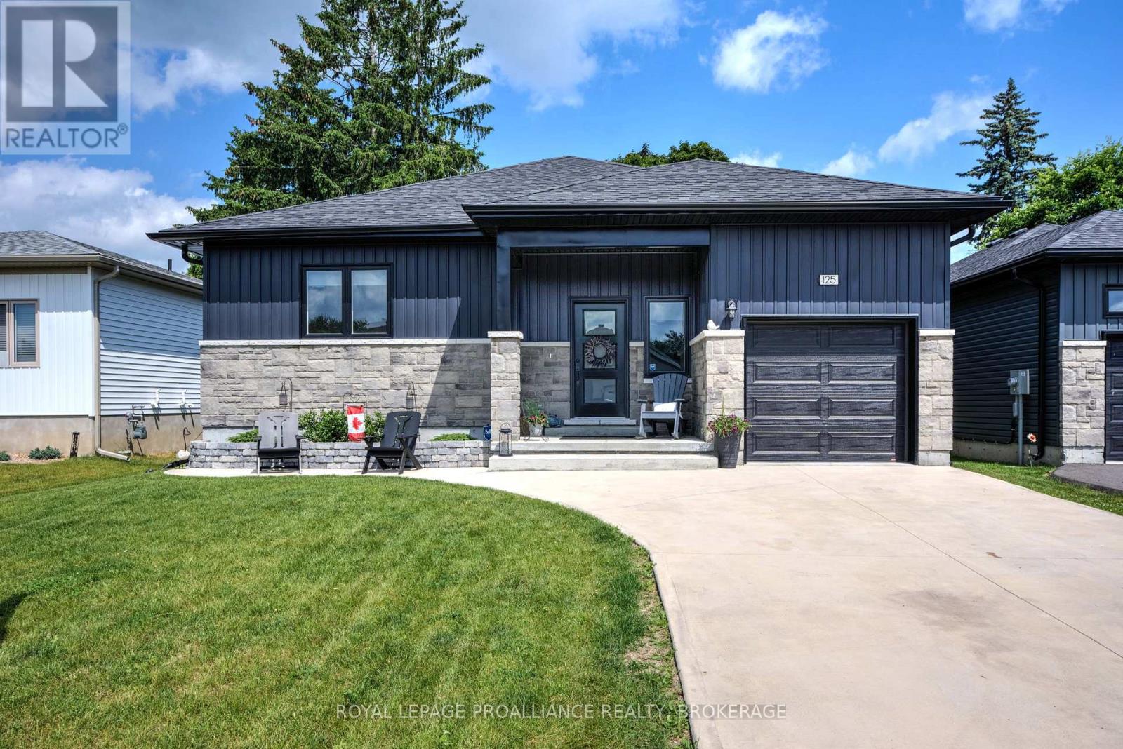 125 Maplecroft Ct, Gananoque, ON K7G 0A6