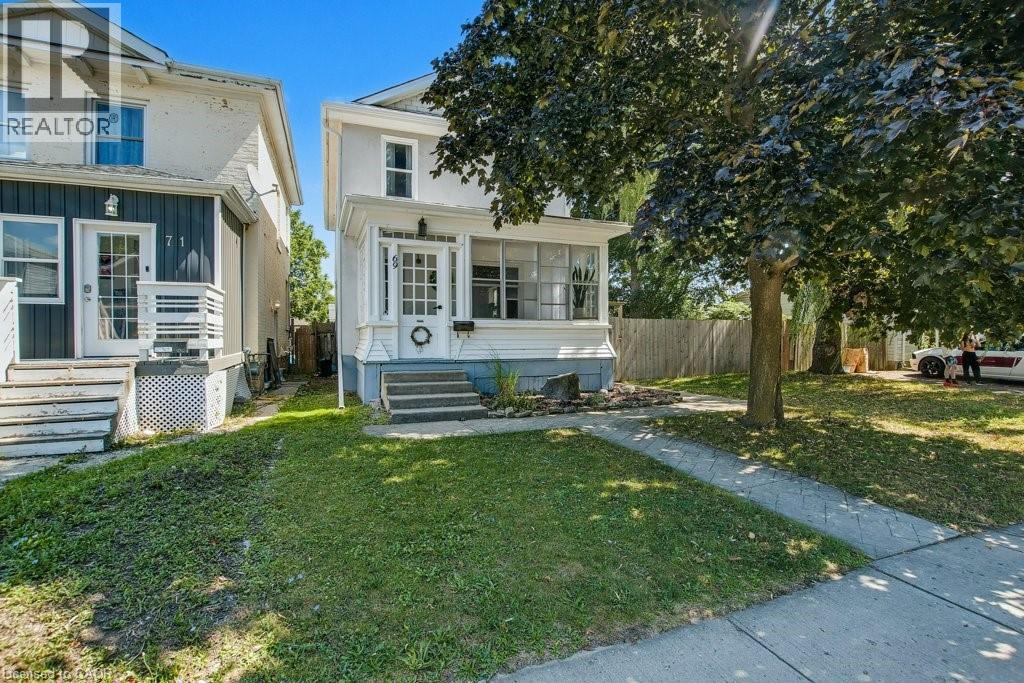 69 Bond St, Cambridge, ON N1R 4B7