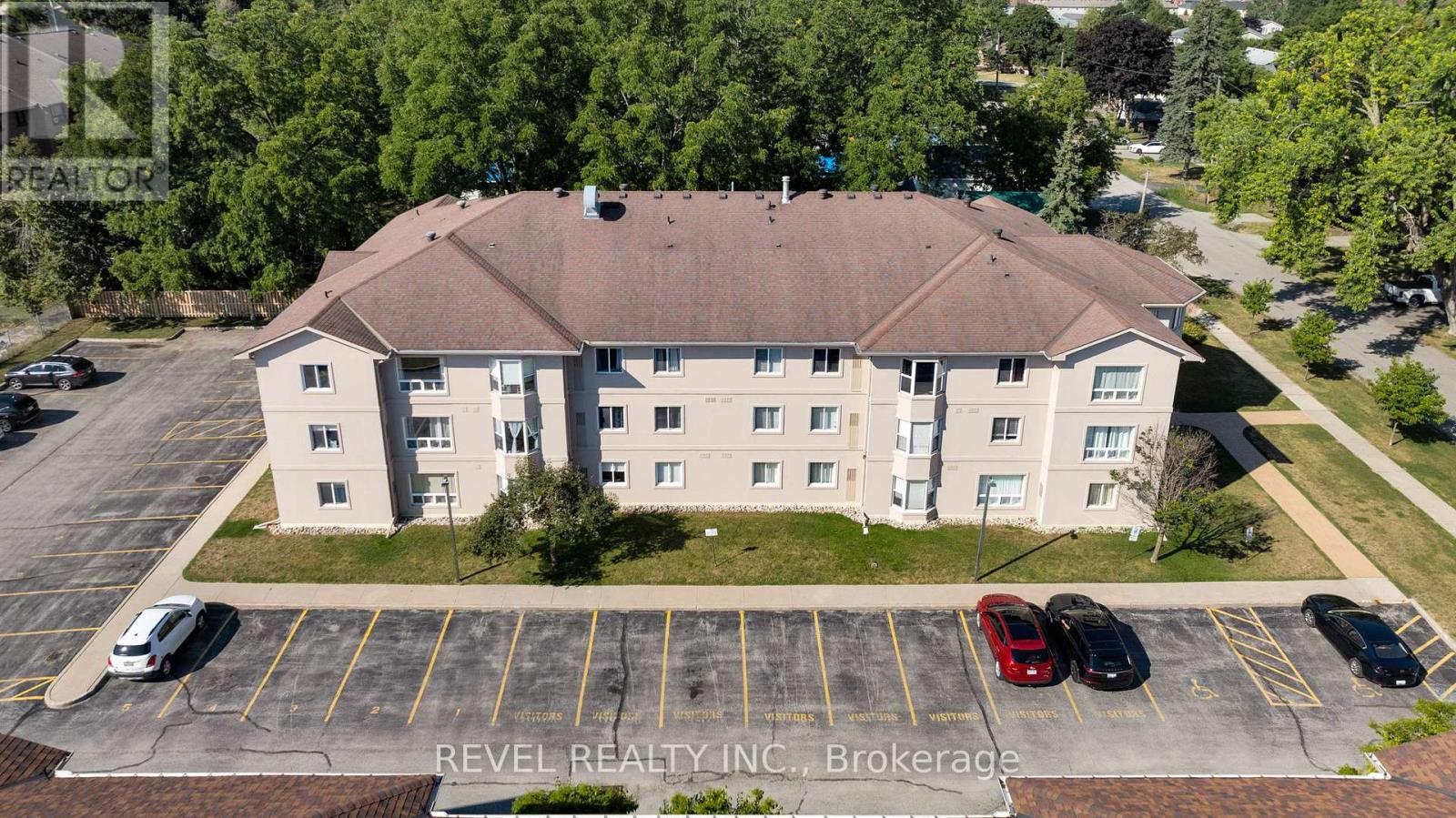206 107 Bond St, Orillia, ON L3V 1J7