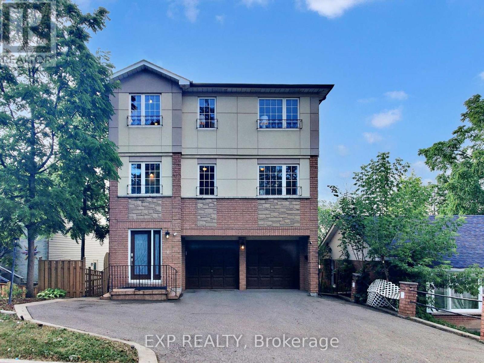 6 English St, Brampton, ON L6X 1L4