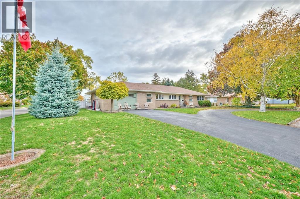 123 Fairview Ave, Dunnville, ON N1A 1M2