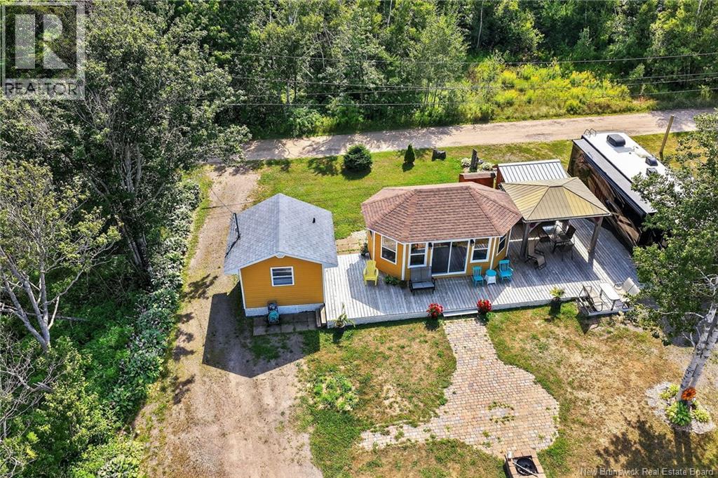 6 De La Plage St, Grand-barachois, NB E4P 7E3