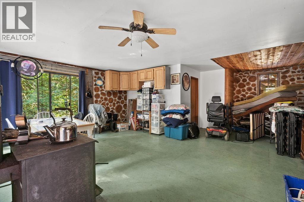 2045 N Rustad Rd, Squamish, BC V0N 3G0