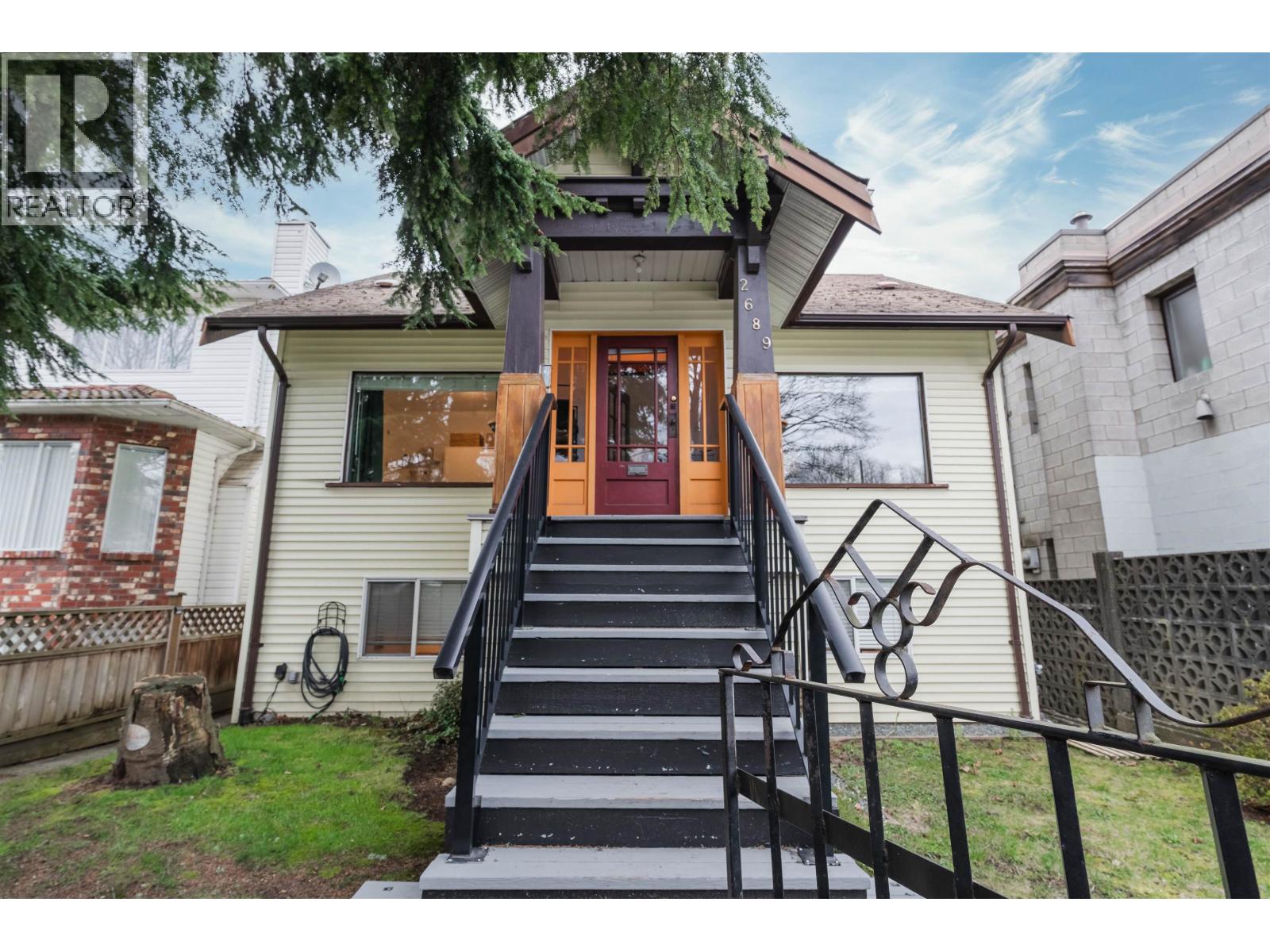 2689 Mcgill St, Vancouver, BC V5K 1H2