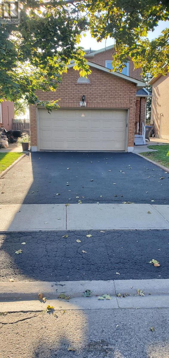 11 Toba Cres, Brampton, ON L6Z 4R6