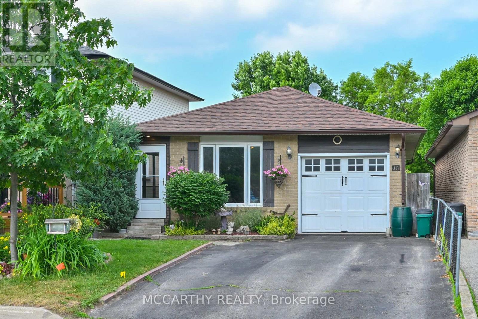 15 Andrew Ave, Orangeville, ON L9W 4E5