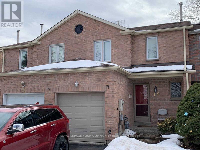 19 Moonlight Ln, Richmond Hill, ON L4C 8K1
