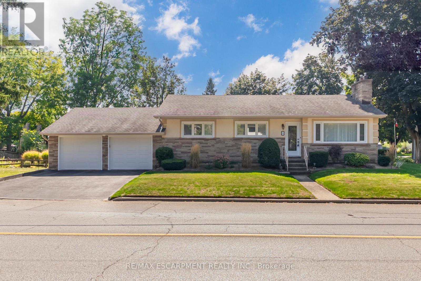 5 Albert St E, New Tecumseth, ON L9R 1J4