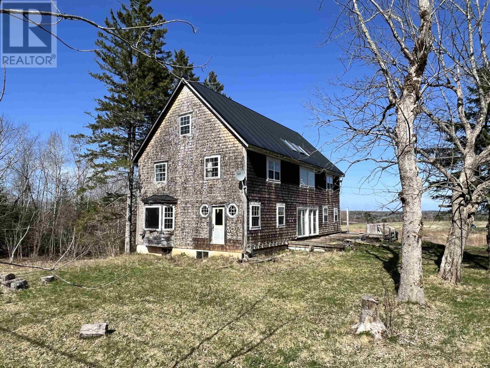 10863 Highway 215, South Maitland, NS B0N 2H0