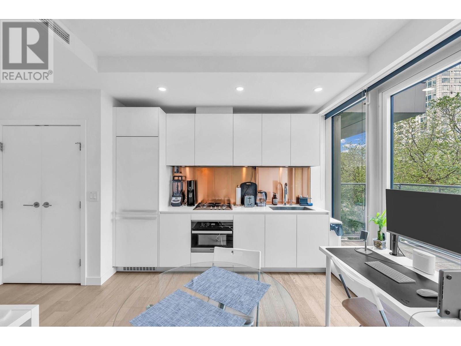 1480 Howe Street Unit 303, Vancouver, BC V6Z 0G5