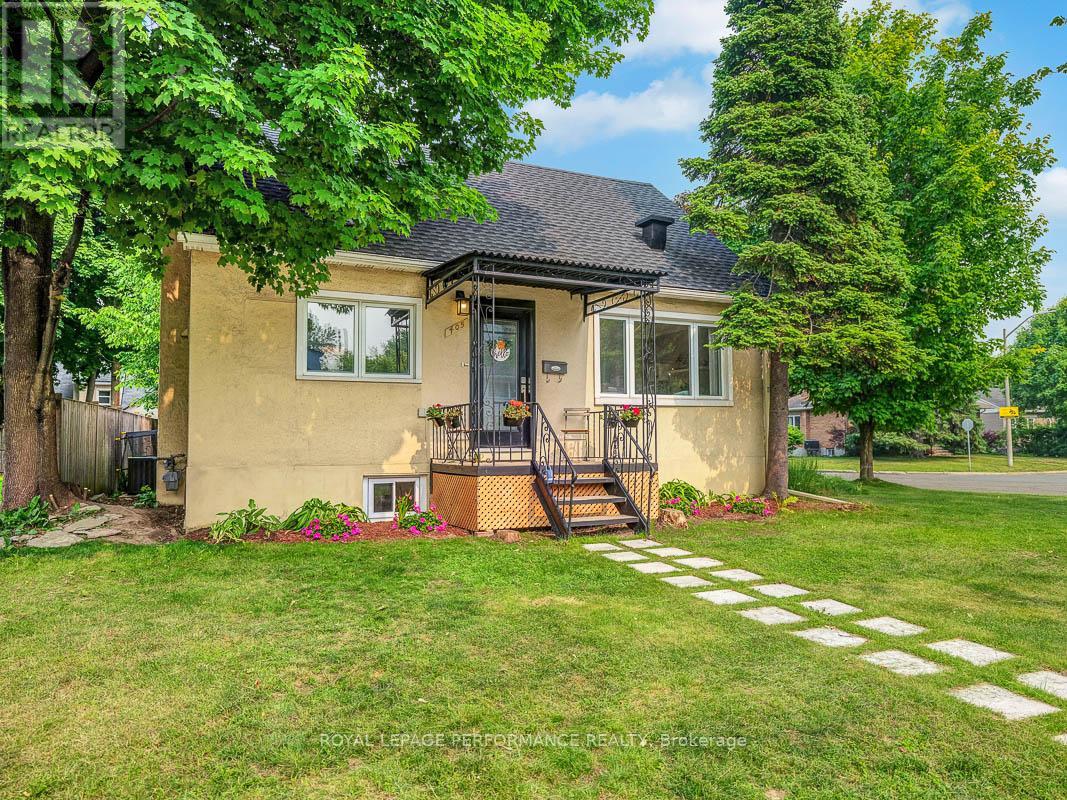 405 Allen Blvd, Ottawa, ON K1L 7B6