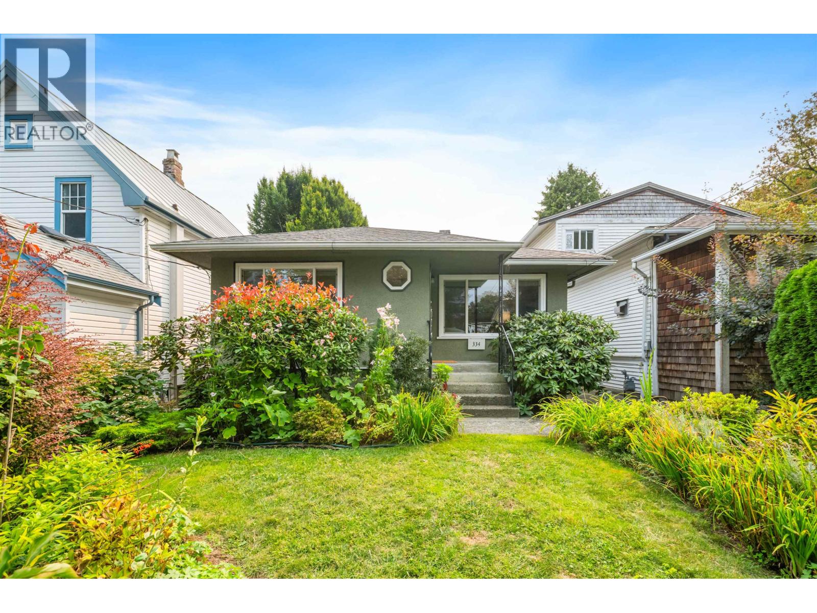 334 Strand Ave, New Westminster, BC V3L 3J2