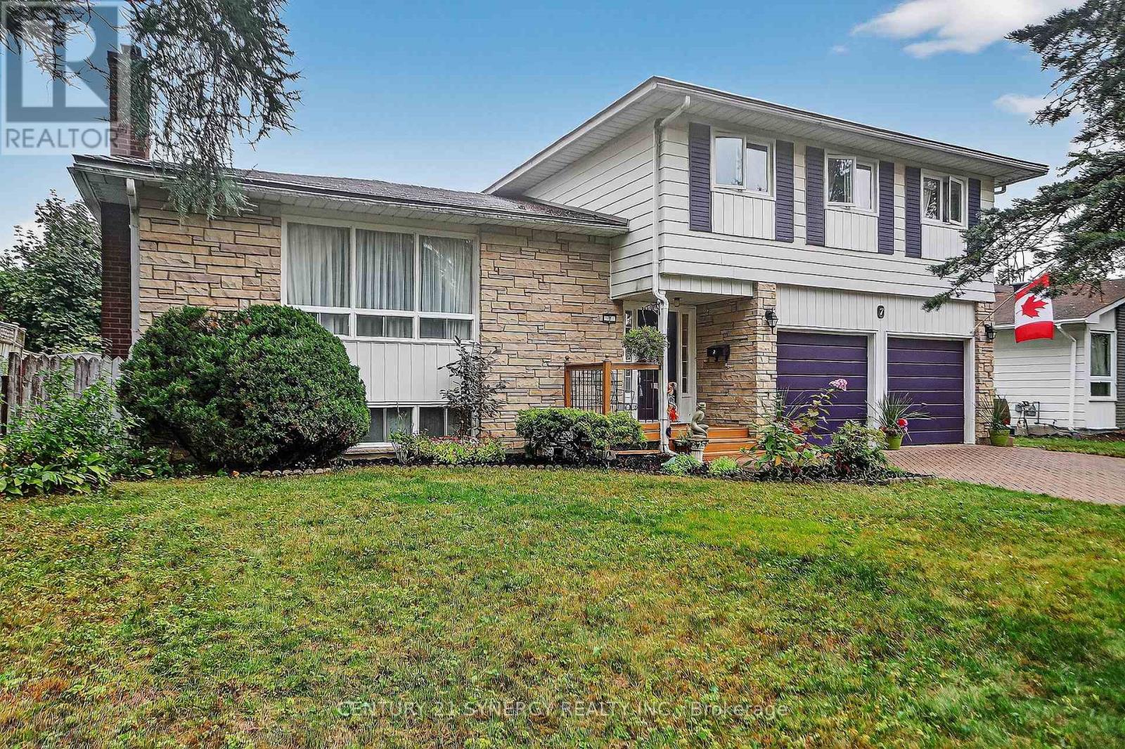 7 St Remy Dr, Ottawa, ON K2J 1A5
