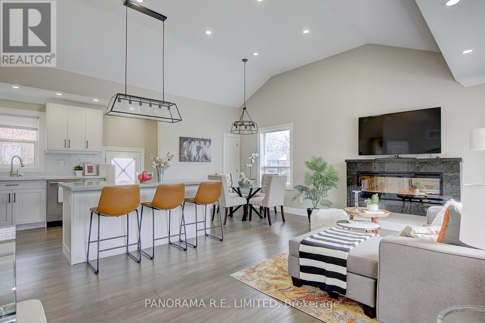 50 Maydolph Rd, Toronto, ON M9B 1W5