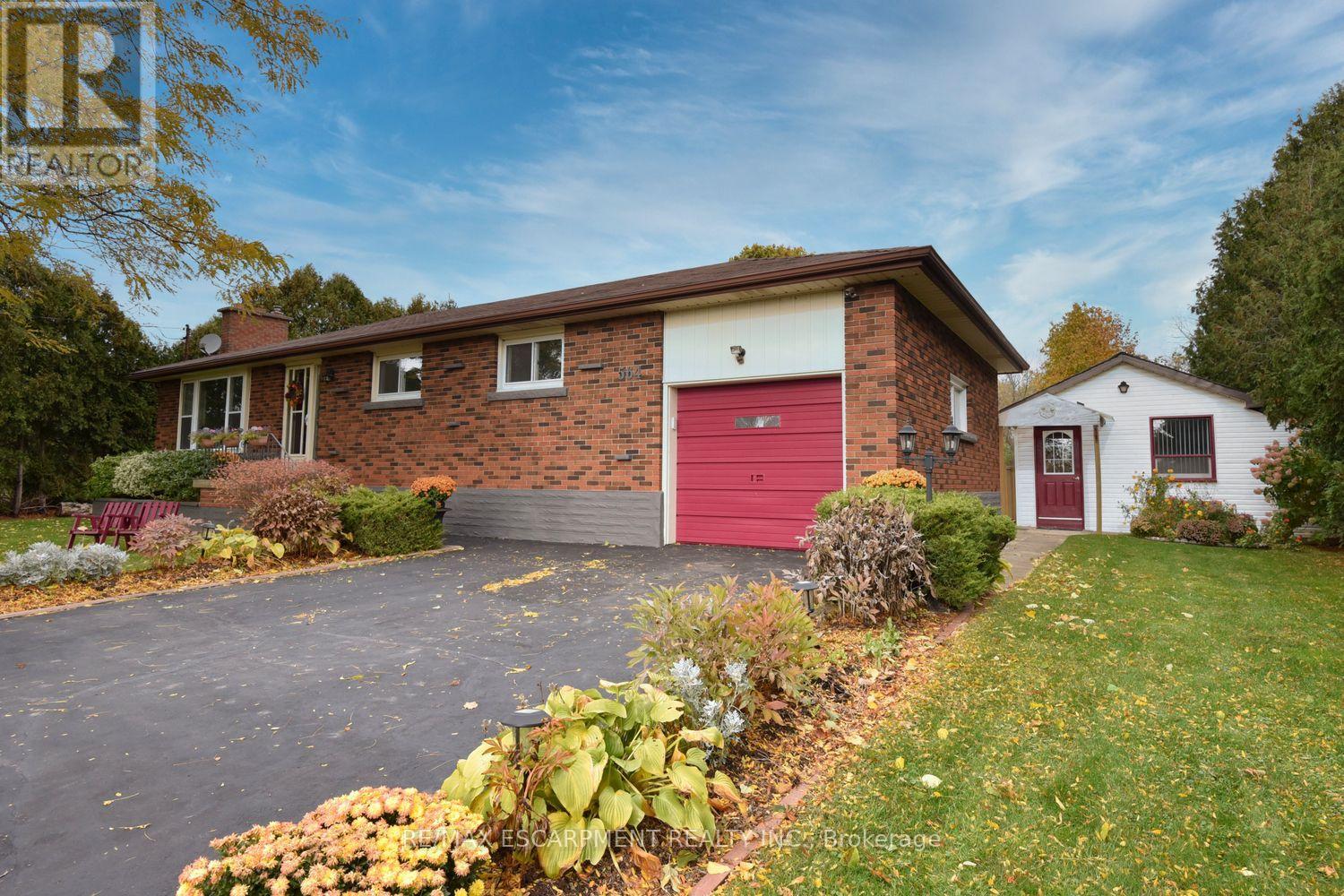 564 Evans Rd, Hamilton, ON L8B 0G7