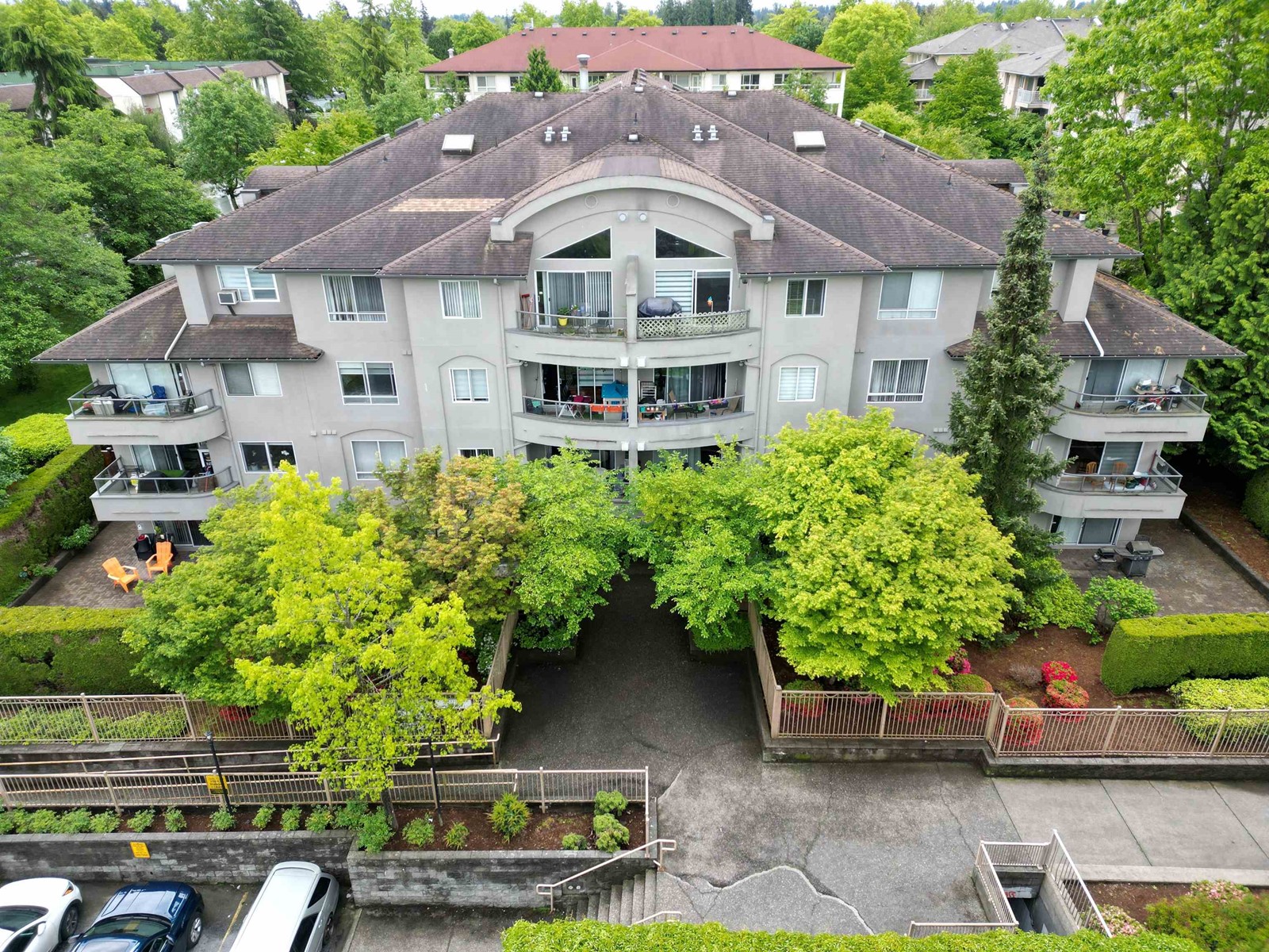 7475 138 Street Unit 407, Surrey, BC V3W 0Y9
