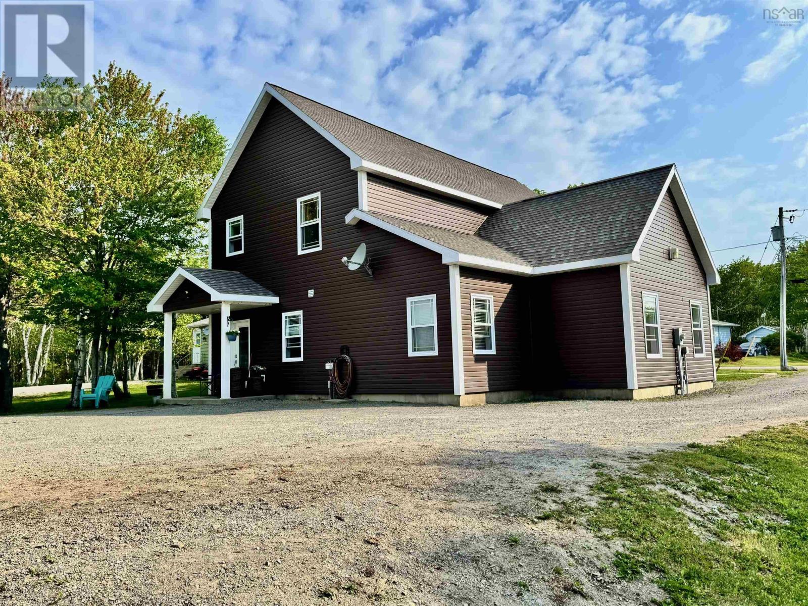 37 Norwood St, Glace Bay, NS B1A 3M4