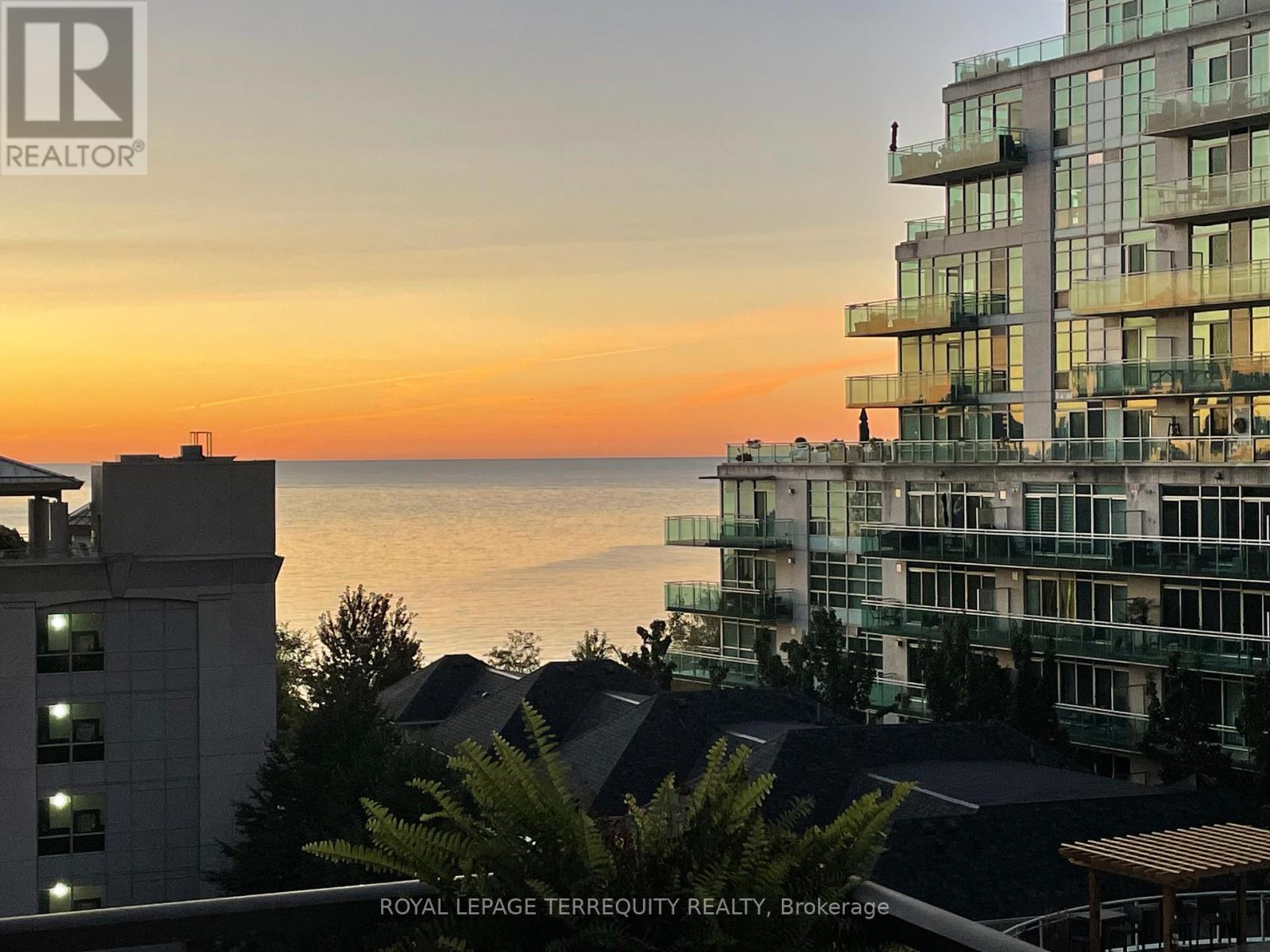 705 88 Palace Pier Ct, Toronto, ON M8V 4C2