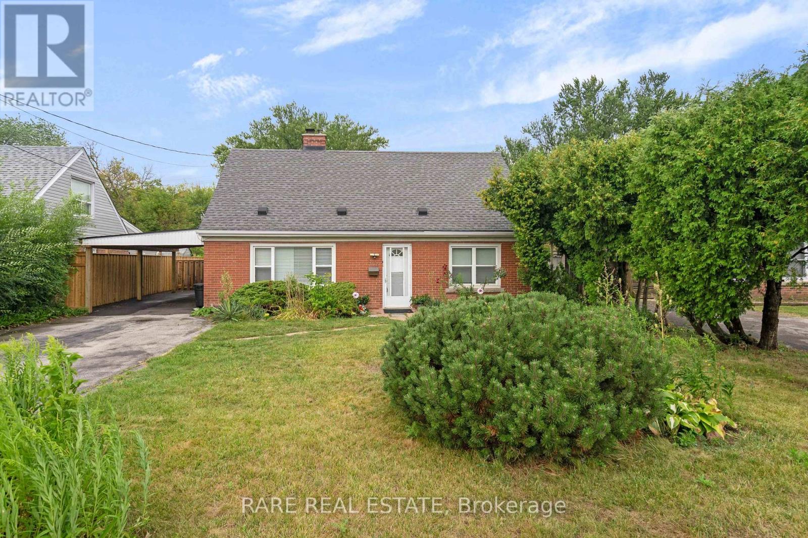2073 Leighland Rd, Burlington, ON L7R 3S9
