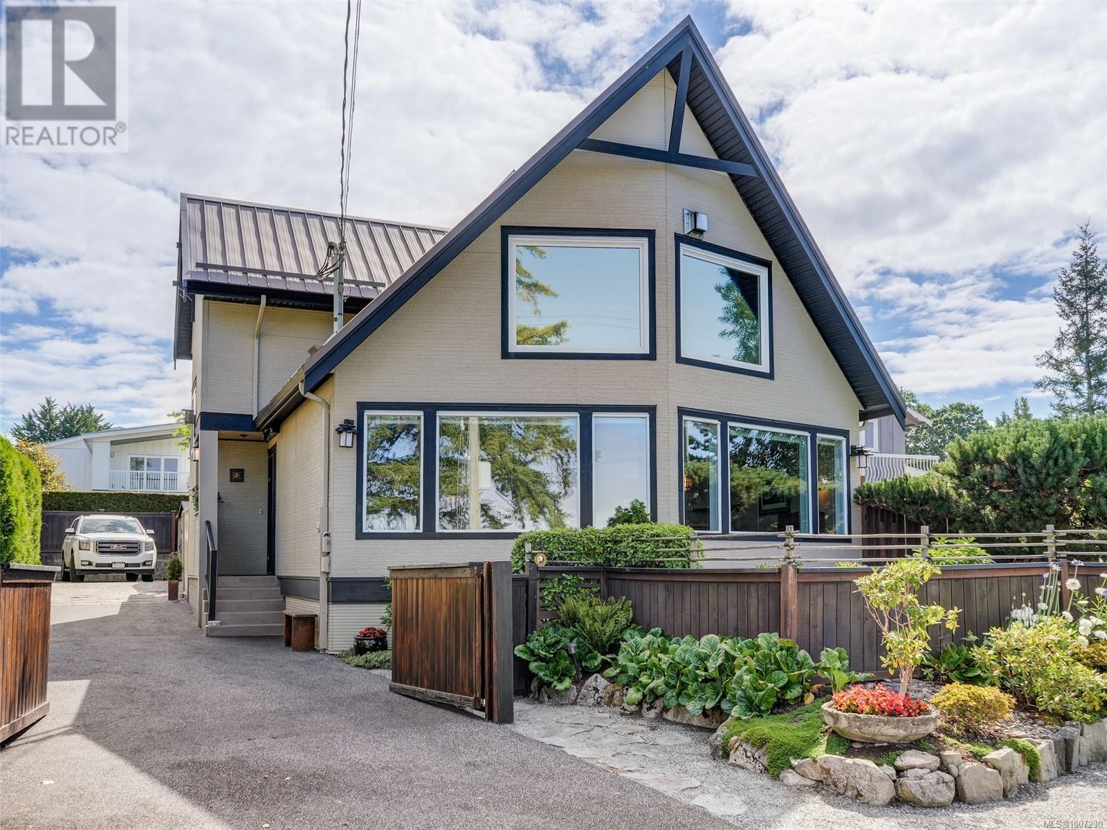 10189 W Saanich Rd, North Saanich, BC V8L 5T6