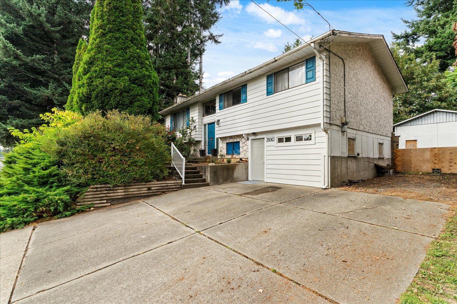 35063 Delair Rd, Abbotsford, BC V3G 2E3