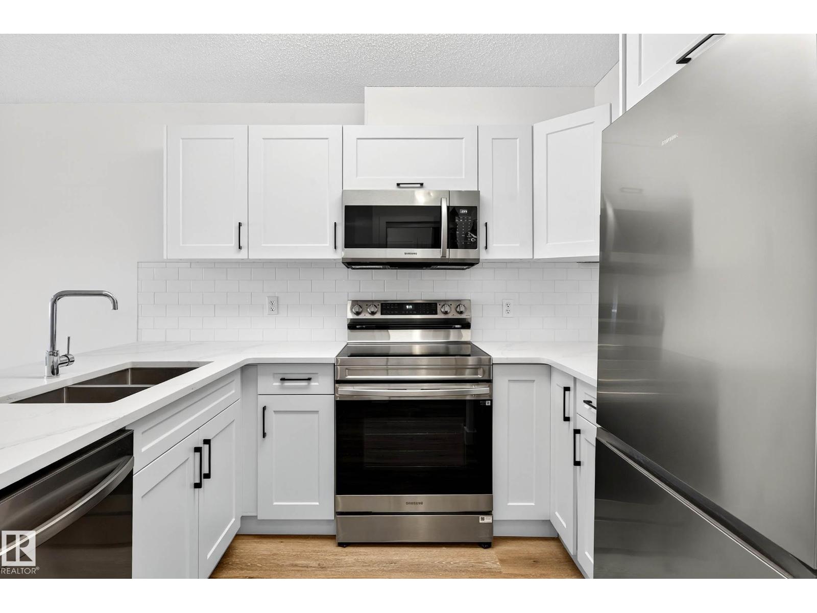 17404 64 Avenue Northwest #121, Edmonton, AB T6L 4T1