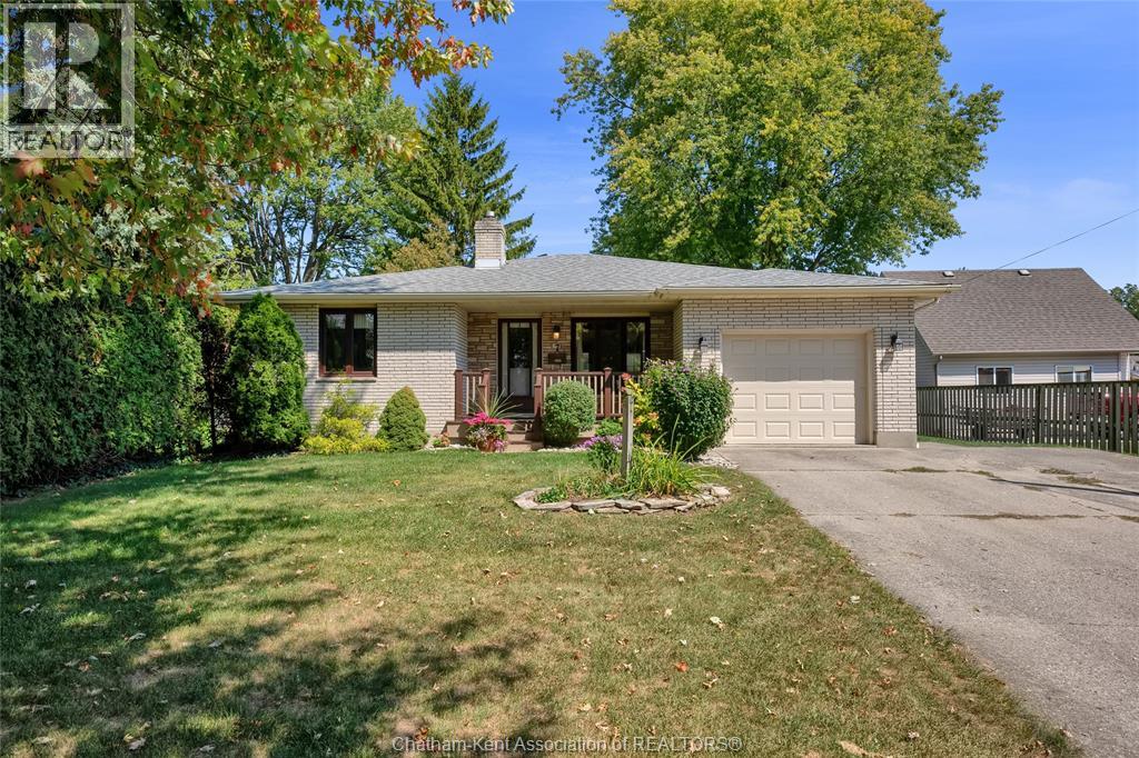 7 Lawson Dr, Chatham, ON N7L 2R1