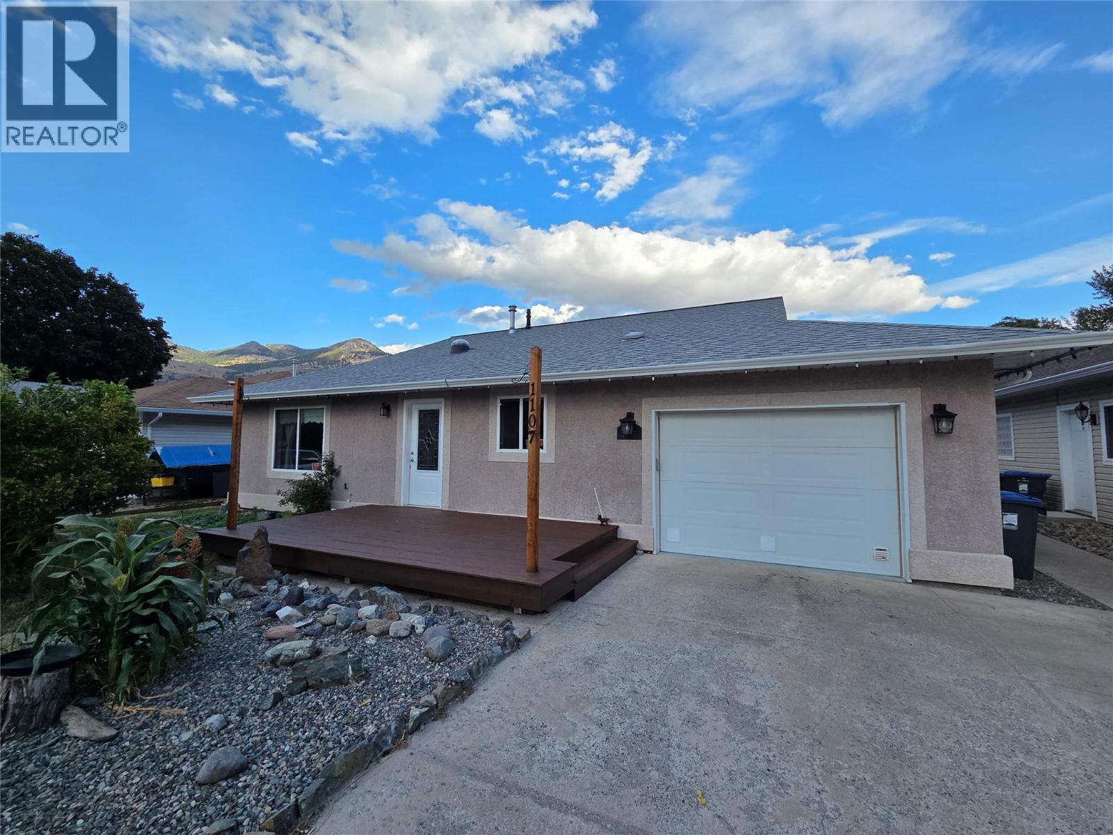 1107 8 Street, Keremeos, BC V0X 1N3