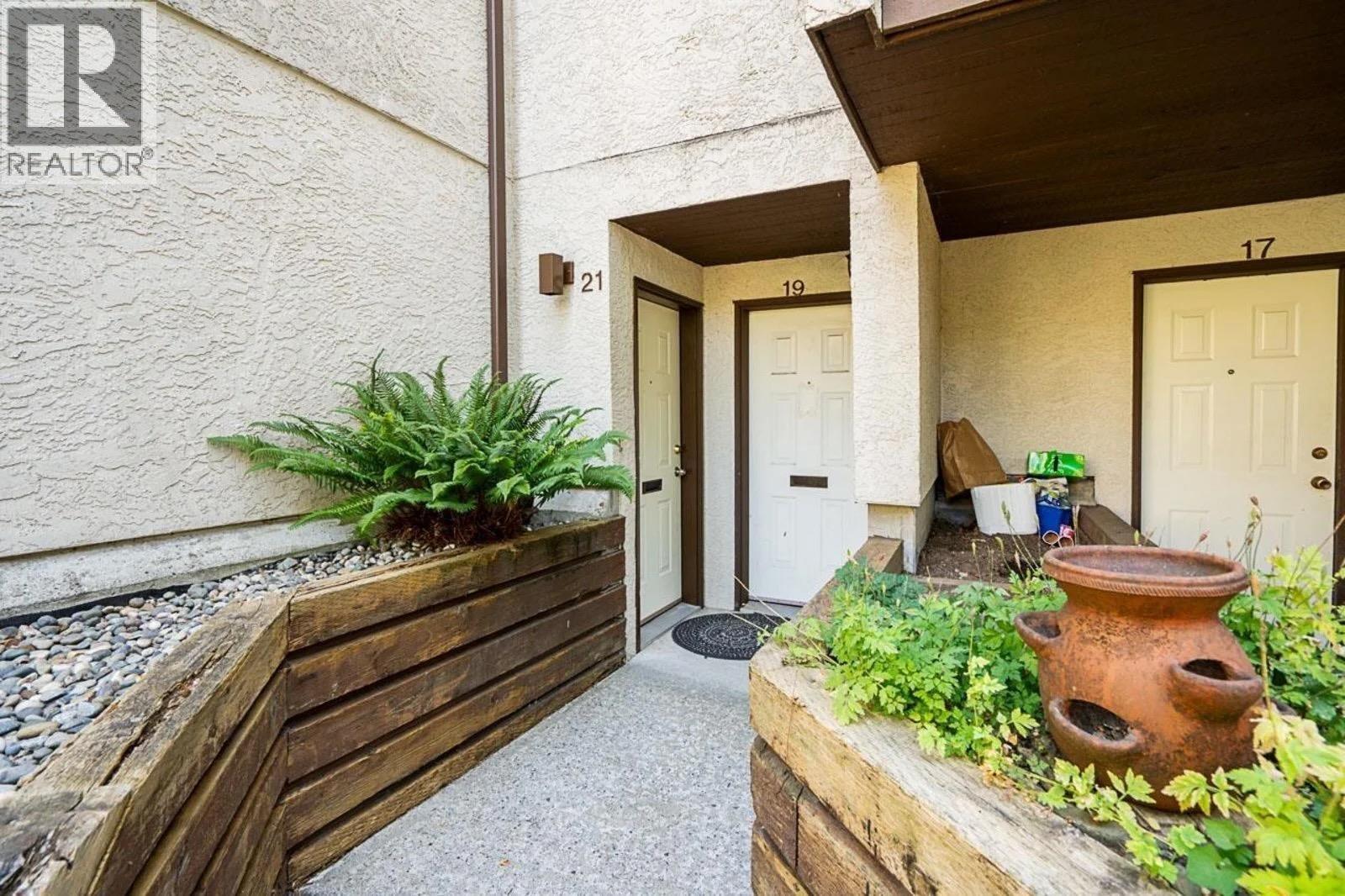 385 Ginger Drive Unit 21, New Westminster, BC V3L 5L6