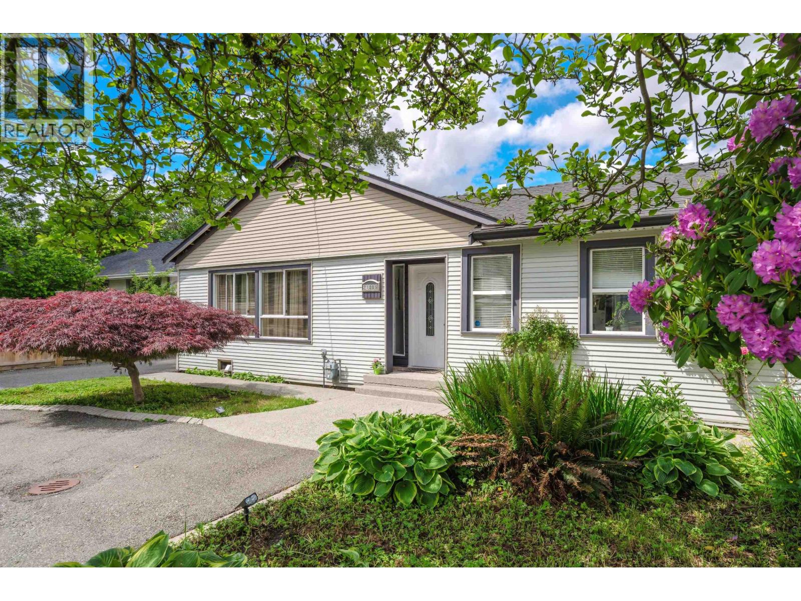 21089 Dewdney Trunk Rd, Maple Ridge, BC V2X 3G1