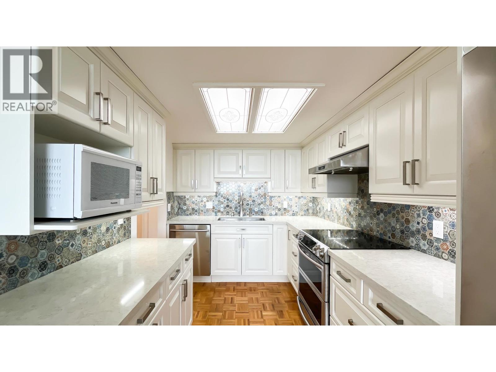 1045 Quayside Drive Unit 606, New Westminster, BC V3M 6C9